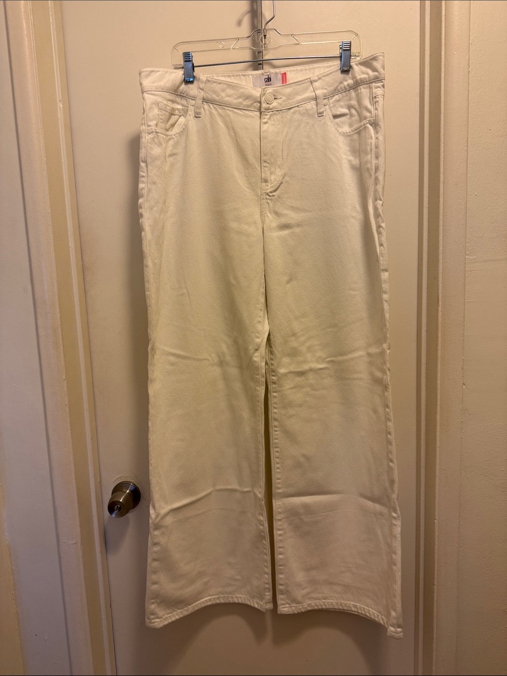 CAbi Wide-Leg High-Rise Jeans in Cream